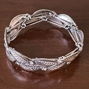 Stylish Silver Leaf Bracelet